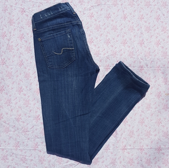 7 For All Mankind - Picture 2 of 4